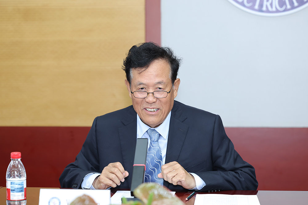 中电联成功举办世界能源转型议题座谈会2.jpg